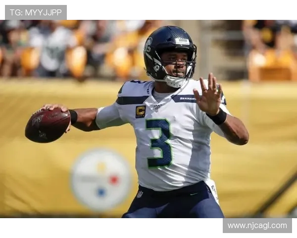 快船新援比尔亮相NFL赛场现场观战洛杉矶公羊激战 快船新援比尔亮相NFL赛场现场观战洛杉矶公羊激战