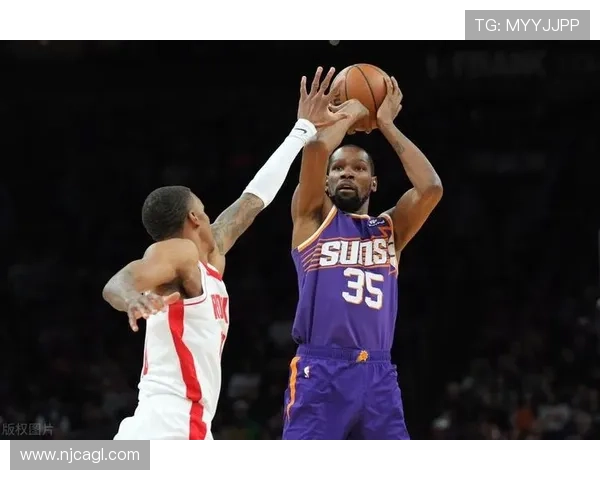 杜兰特双手暴扣震撼火箭 首分诞生瞬间点燃全场激情